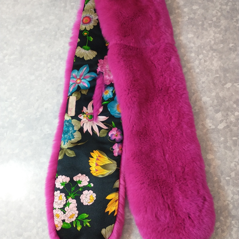 Hot Pink Reversible rabbit fur keyhole scarf - Picture 3 of 3